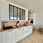 Seaside Serenity - - Beachfront - Appartement Antibes