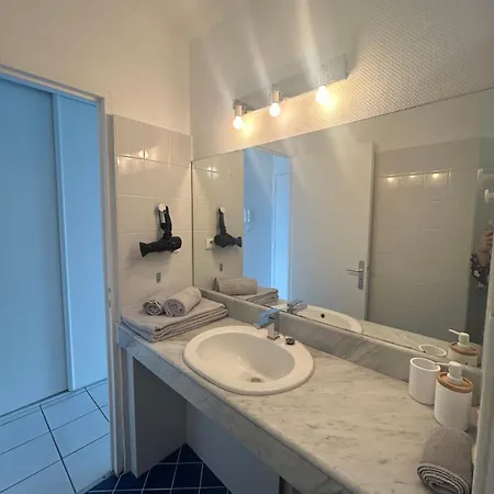 Seaside Serenity - - Beachfront - Antibes