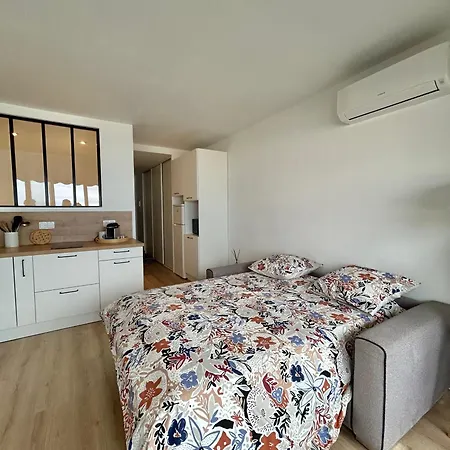 Seaside Serenity - - Beachfront - Apartamento Antibes