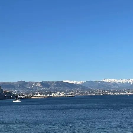Appartement Seaside Serenity - - Beachfront - Antibes