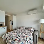 Apartment Seaside Serenity - - Beachfront - Antibes