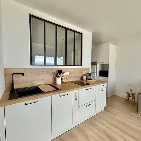 Seaside Serenity - - Beachfront - Apartment Antibes