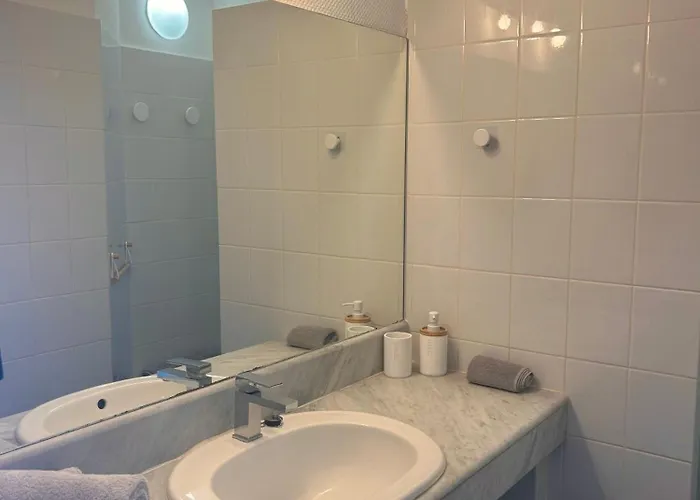 Seaside Serenity - - Beachfront - Antibes