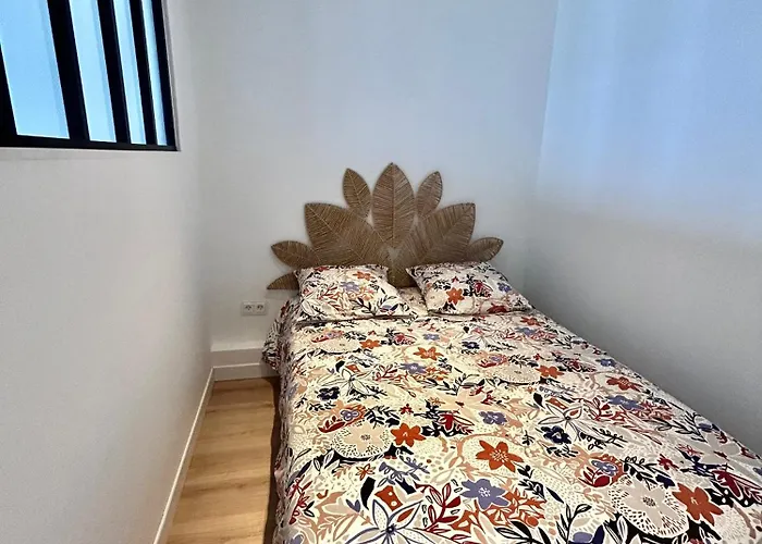 Seaside Serenity - - Beachfront -