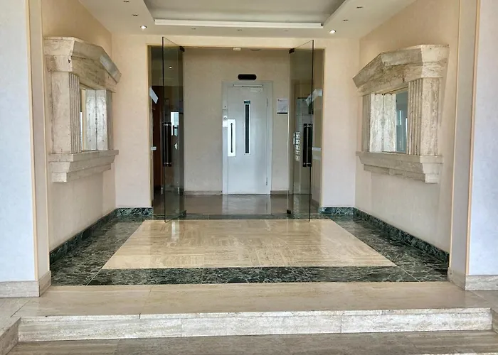 Seaside Serenity - - Beachfront -