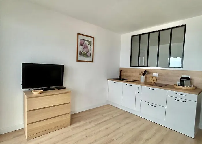 Appartamento Seaside Serenity - - Beachfront - *