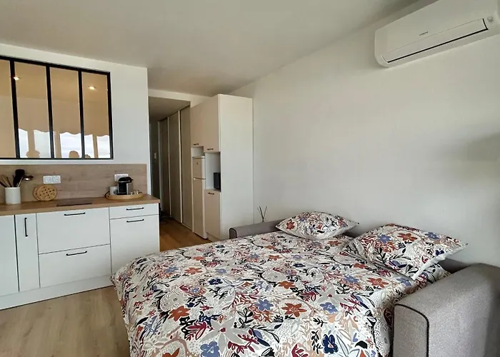 Seaside Serenity - - Beachfront - Appartamento Antibes