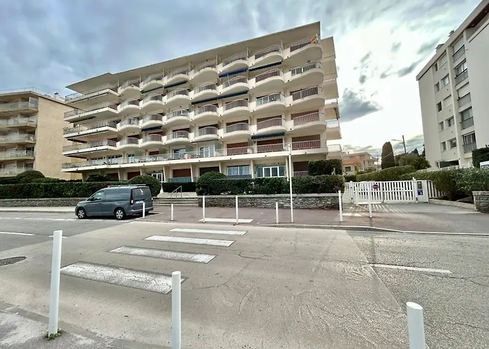 Appartamento Seaside Serenity - - Beachfront - *