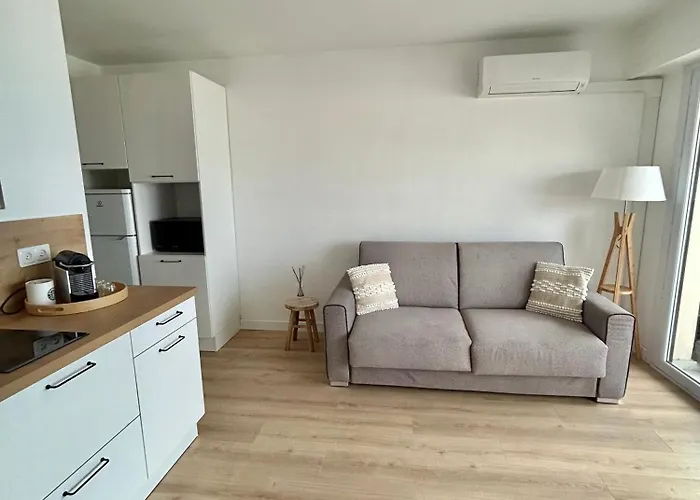 Seaside Serenity - - Beachfront -